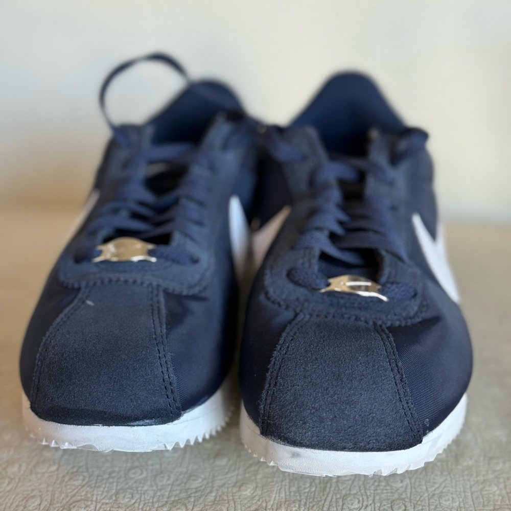 Nike Cortez - Picture 2 of 5